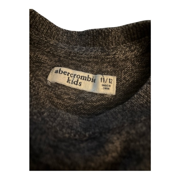 Abercrombie Kids Gray and Black Sweater Size 11/12 - Picture 3 of 3